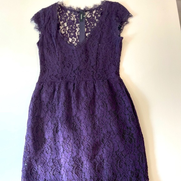 Knee length Size 4 Babaton Purple Lace Dress - Like New - Picture 1 of 5